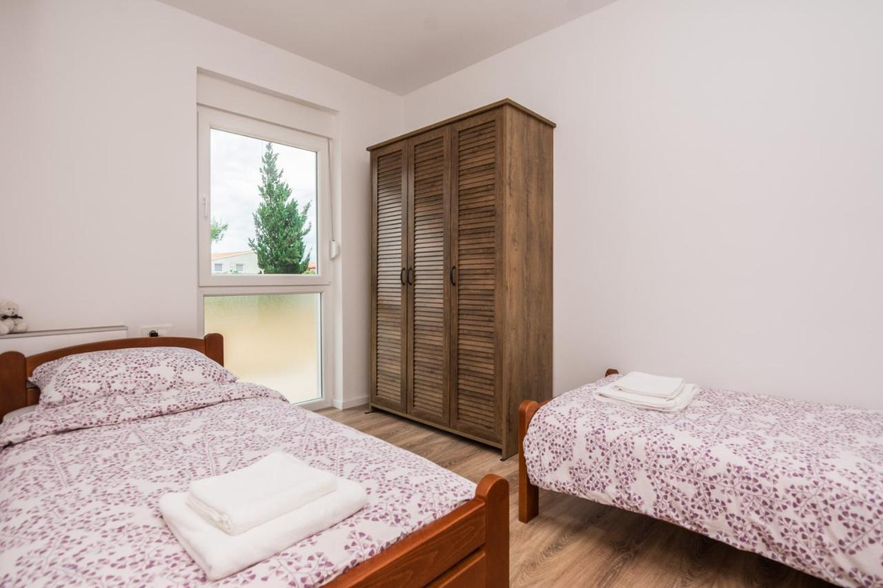 Zilip Apartments Vir Exterior photo