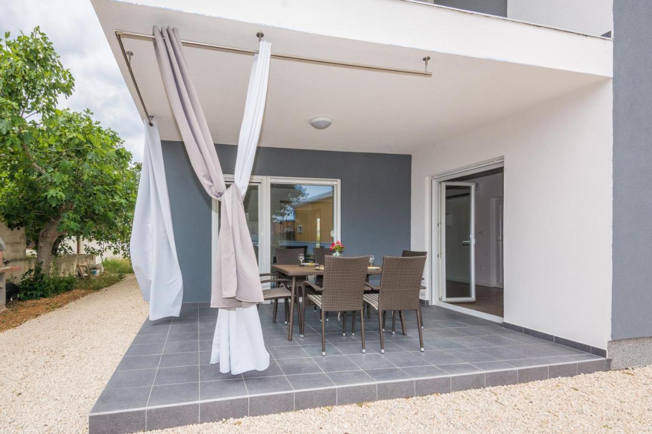 Zilip Apartments Vir Exterior photo